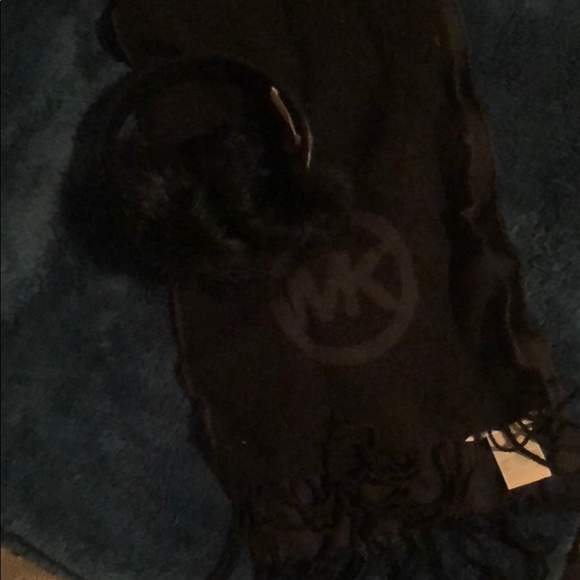 Michael Kors Ear Muffs & Scarf - Picture 2 of 4